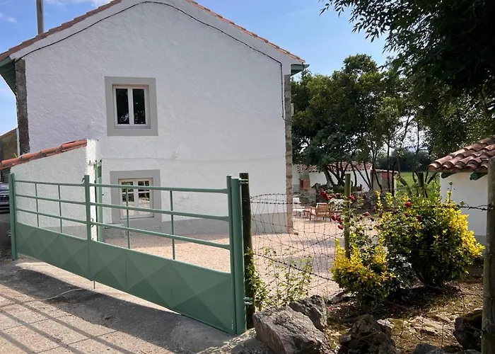 Casona Tipica Cantabra Cerca De La Playa De Gerra * La Revilla (San Vicente de la Barquera)